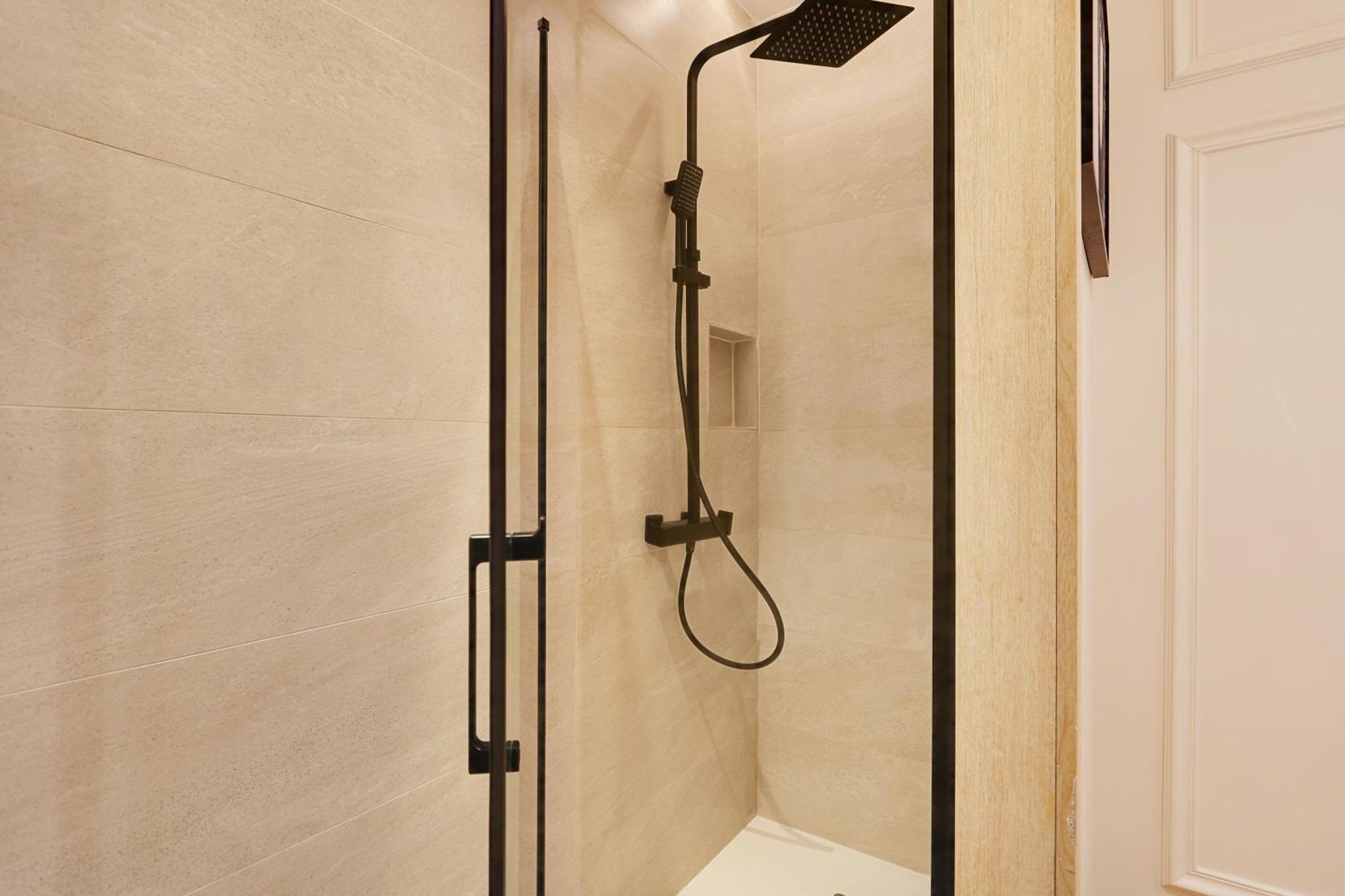 פריז Off Majesti Upper Marais Apartment- Rue Du Faubourg Saint-Martin מראה חיצוני תמונה